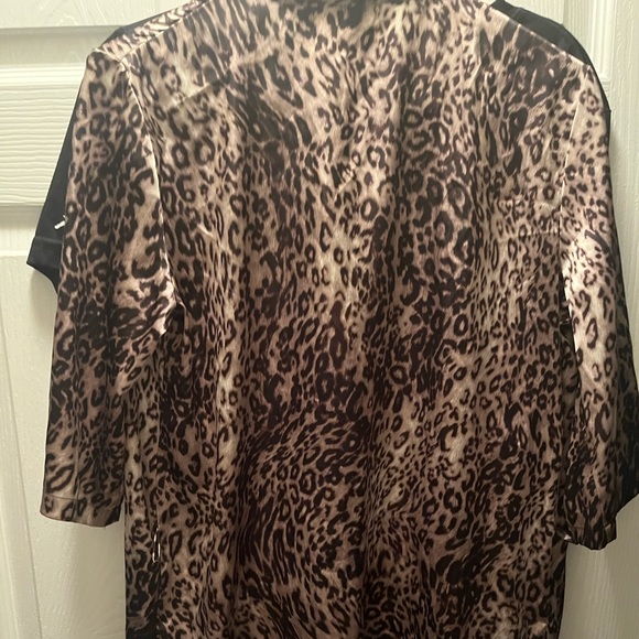 Womens silk leopard robe mid-length - Picture 2 of 4